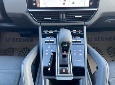 Porsche Cayenne III E-Hybrid Coupé — photo 25