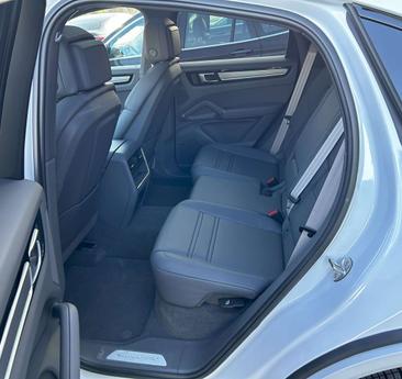 Porsche Cayenne III E-Hybrid Coupé — photo 39