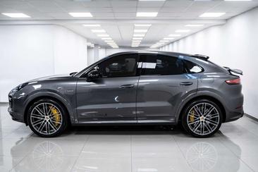 Porsche Cayenne III Turbo S E-Hybrid — photo 4