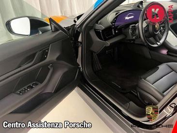 Porsche Taycan Berlina — photo 7