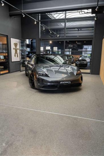 Porsche Taycan Sport Turismo Turbo — photo 23