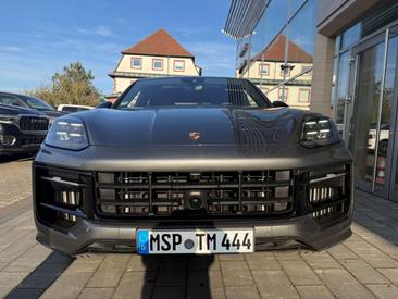 Porsche Cayenne III GTS Coupé — photo 12