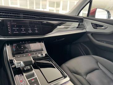 Audi Q7 45 TDI S LINE — photo 15