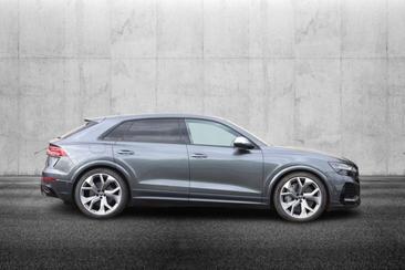 Audi Q8 RS TFSI V8 Quattro — photo 2