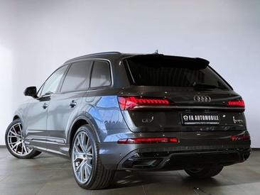 Audi Q7 60 TFSi E S Line — photo 10