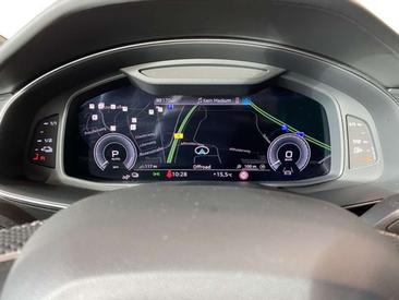 Audi Q7 60 TFSi E S Line — photo 16