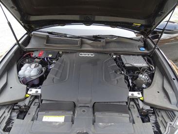Audi Q8 50 TDI Sport — photo 5