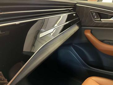 Audi Q8 50 TDI Quattro — photo 16