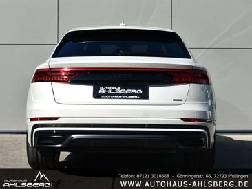 Audi Q8 S Line — photo 6