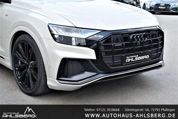 Audi Q8 S Line — photo 9