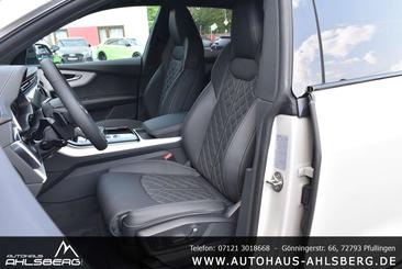 Audi Q8 S Line — photo 14