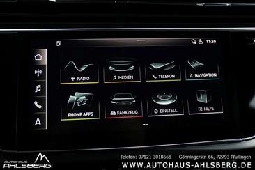Audi Q8 S Line — photo 17