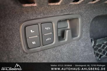 Audi Q8 S Line — photo 24