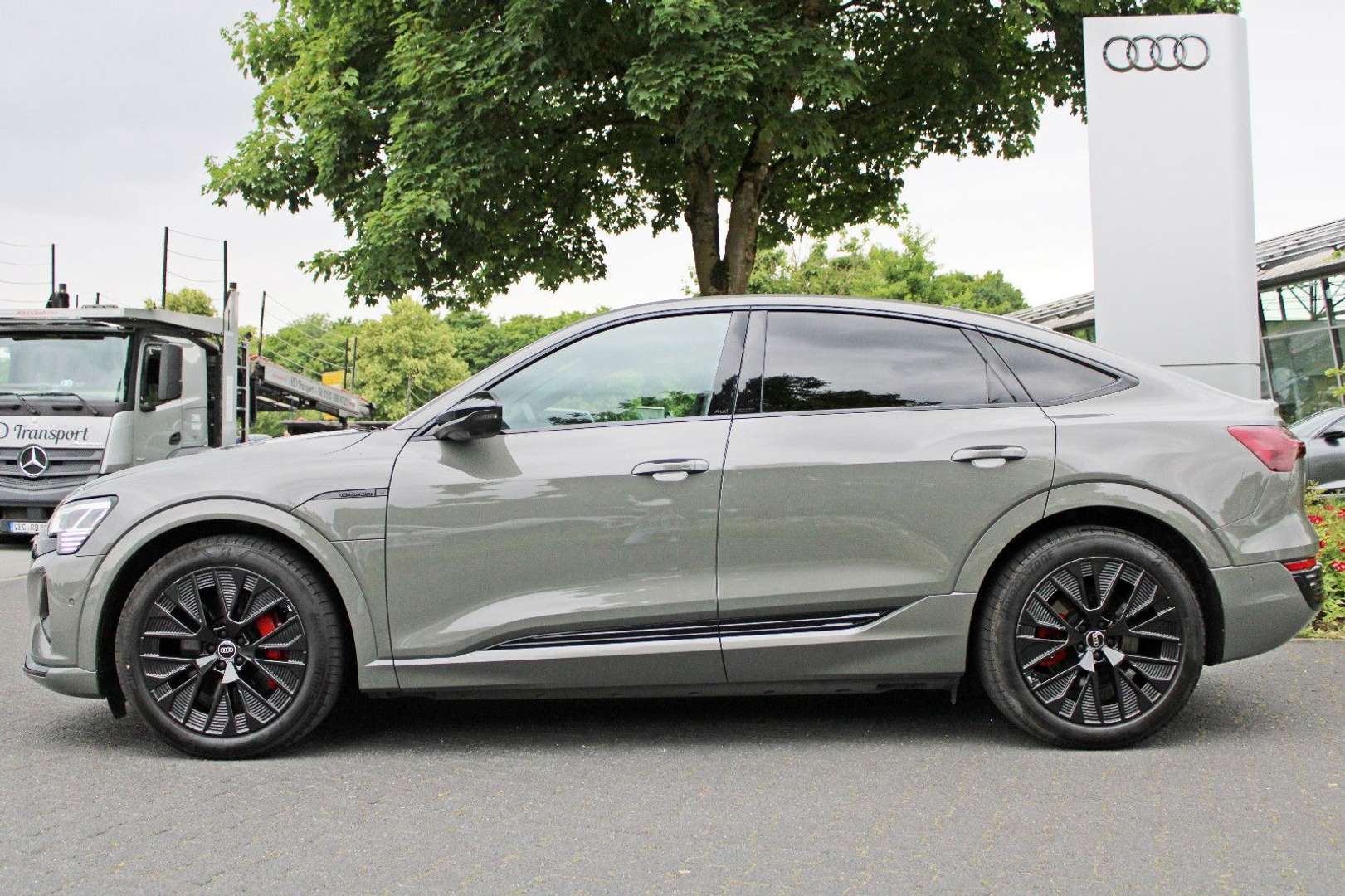 Audi Q8 Sportback E-tron 50 BLACK - 2023 - Joinsteer - #4