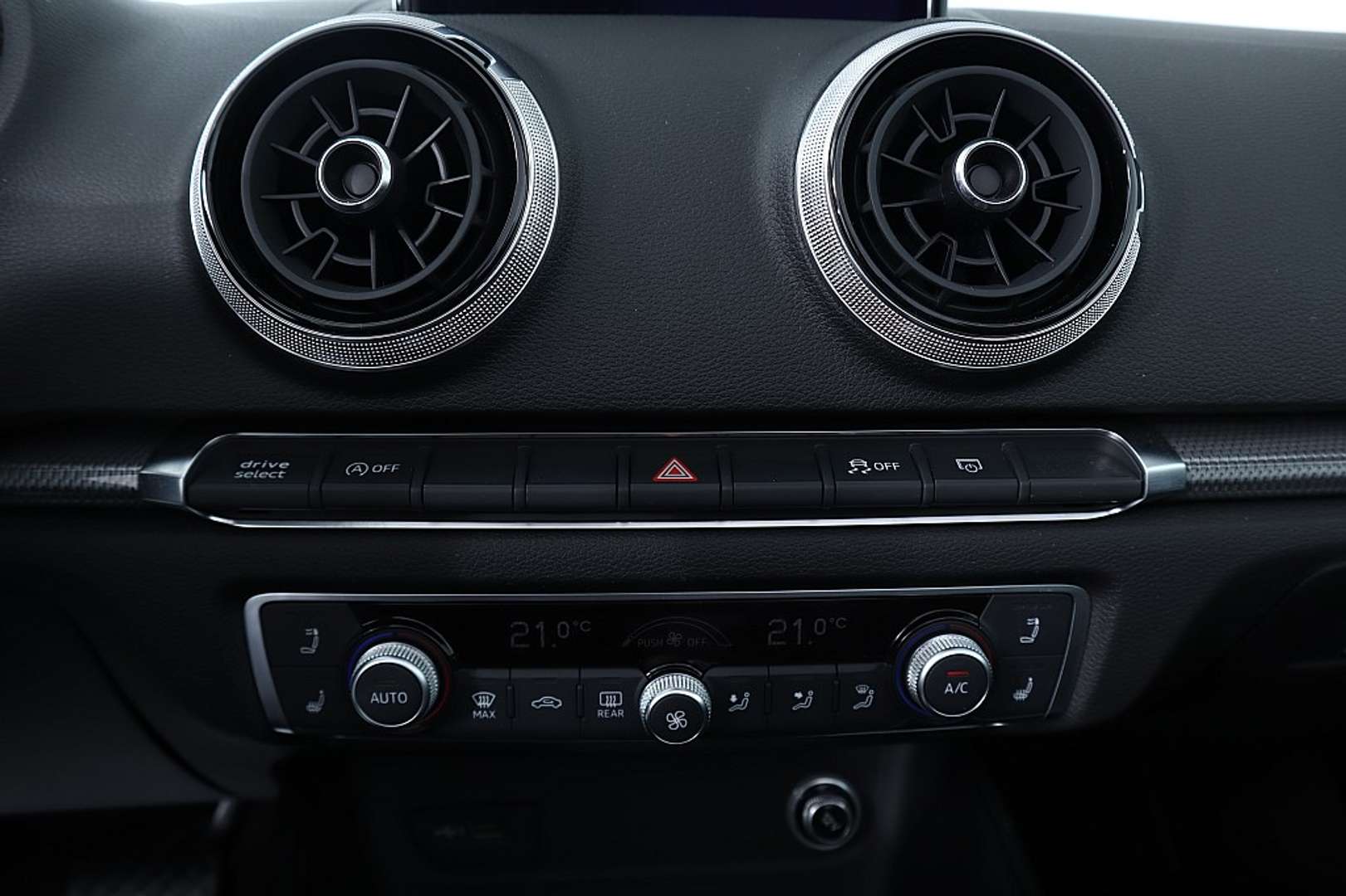 Audi A3 Cabriolet 35 TFSI S Tronic - 2019 - Joinsteer - #25