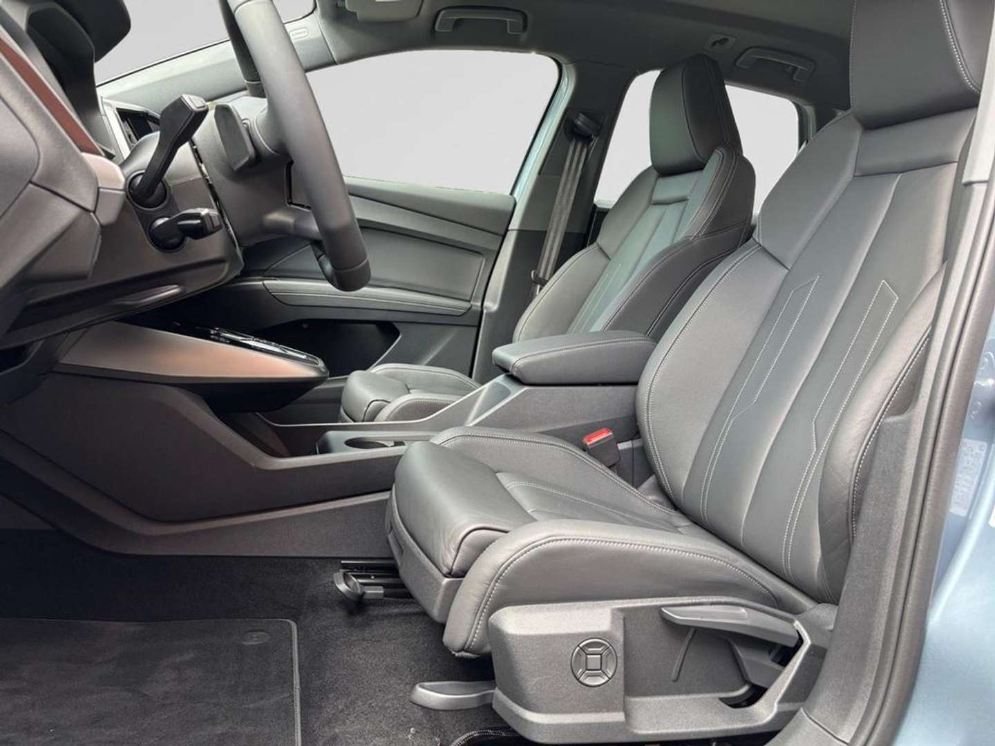 Audi Q4 E-tron 45 E-tron Corporate - 2025 - Joinsteer - #3