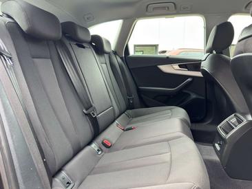 Audi A4 35 2.0 TDI Avant — photo 23