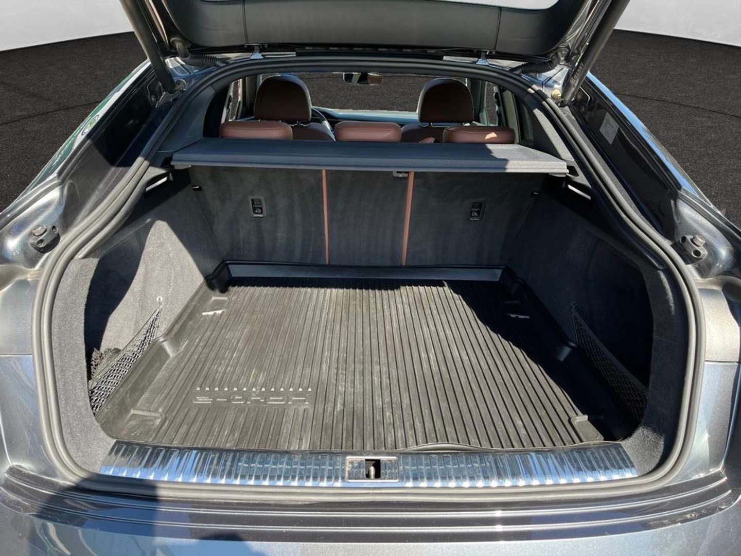 Audi Q8 Sportback 55 E-tron Quattro S Line - 2023 - Joinsteer - #9