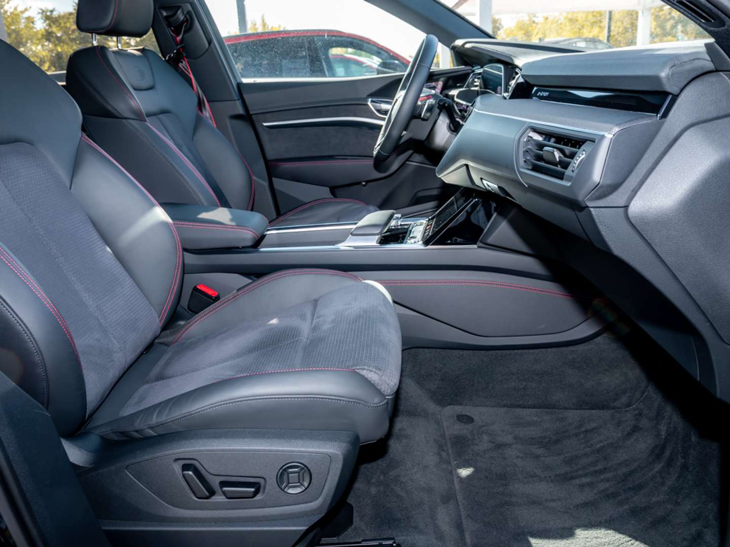 Audi Q8 Sportback 55 E-tron S Line - 2023 - Joinsteer - #5