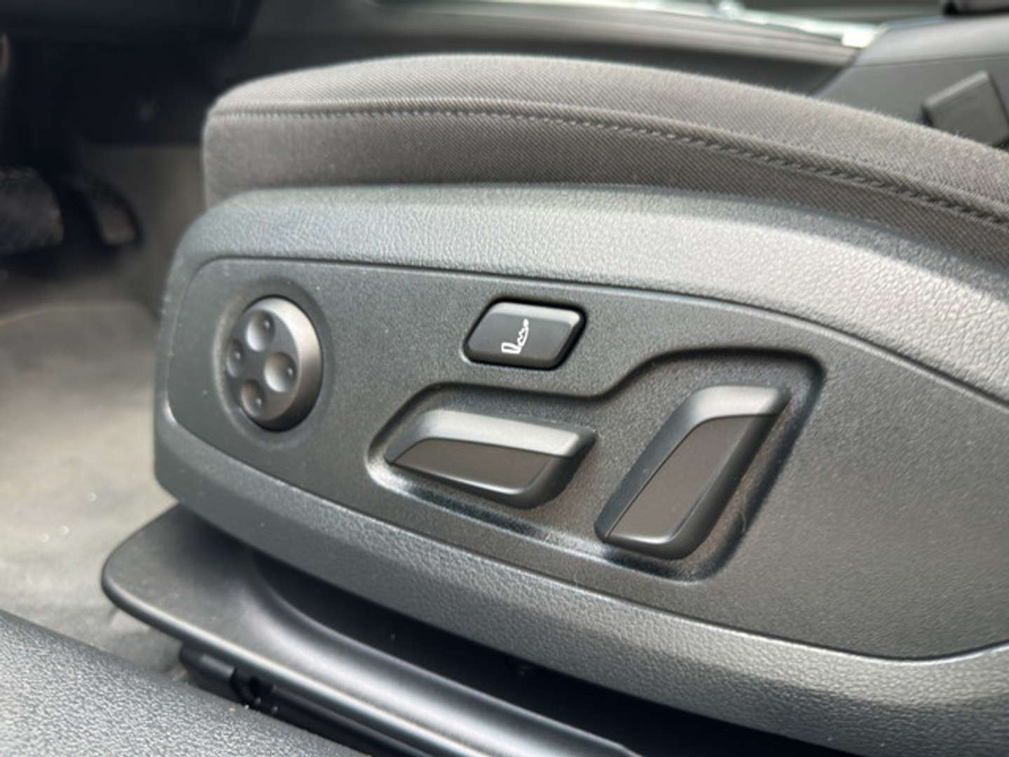 Audi A4 35 2.0 TDI S-Tronic - 2023 - Joinsteer - #25