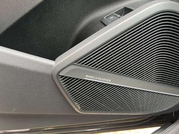 Audi Q5 55 TFSI E S Line — photo 15