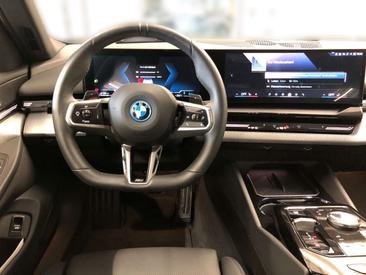 BMW Série 5 530e XDrive — photo 9
