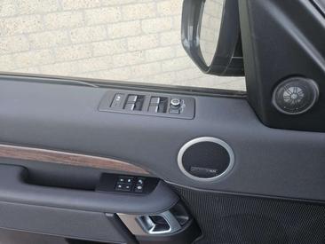 Land Rover Discovery HSE Luxury Si4 — photo 13