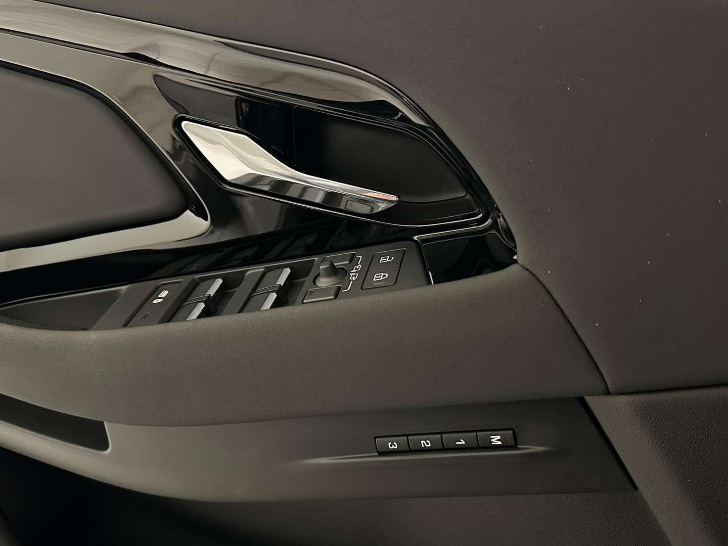Land Rover Range Rover Evoque P300e S - 2025 - Joinsteer - #24