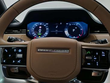 Land Rover Range Rover HSE D300 — photo 11