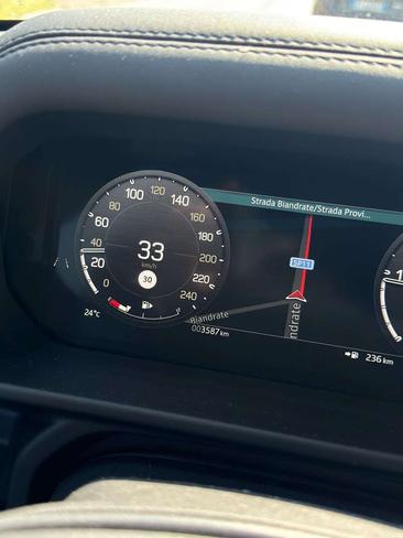 Land Rover Range Rover HSE D300 — photo 12