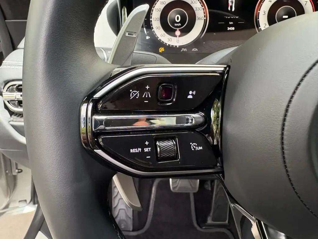 Aston Martin DB12 V8 Coupe 4.0 - 2025 - Joinsteer - #21