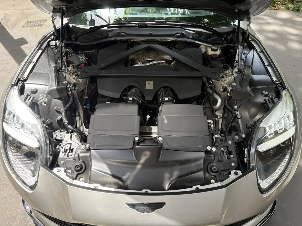 Aston Martin DB12 V8 Coupe 4.0 - 2025 - Joinsteer - #33