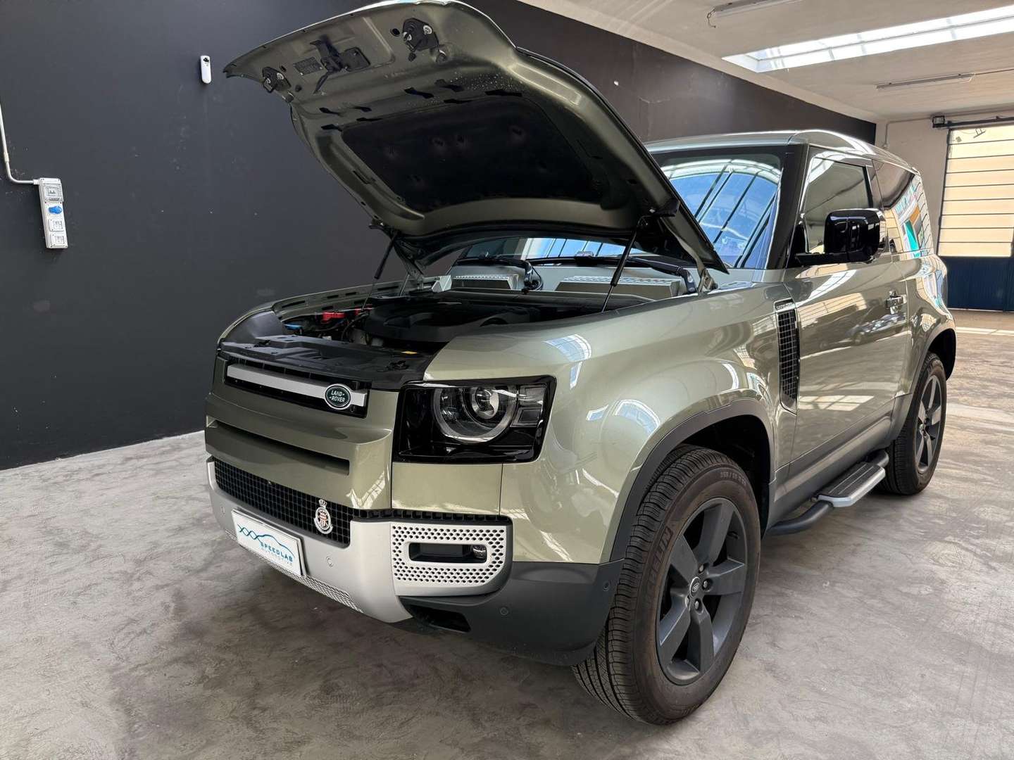 Land Rover Defender 90 D250 X-Dynamic HSE - 2023 - Joinsteer - #4