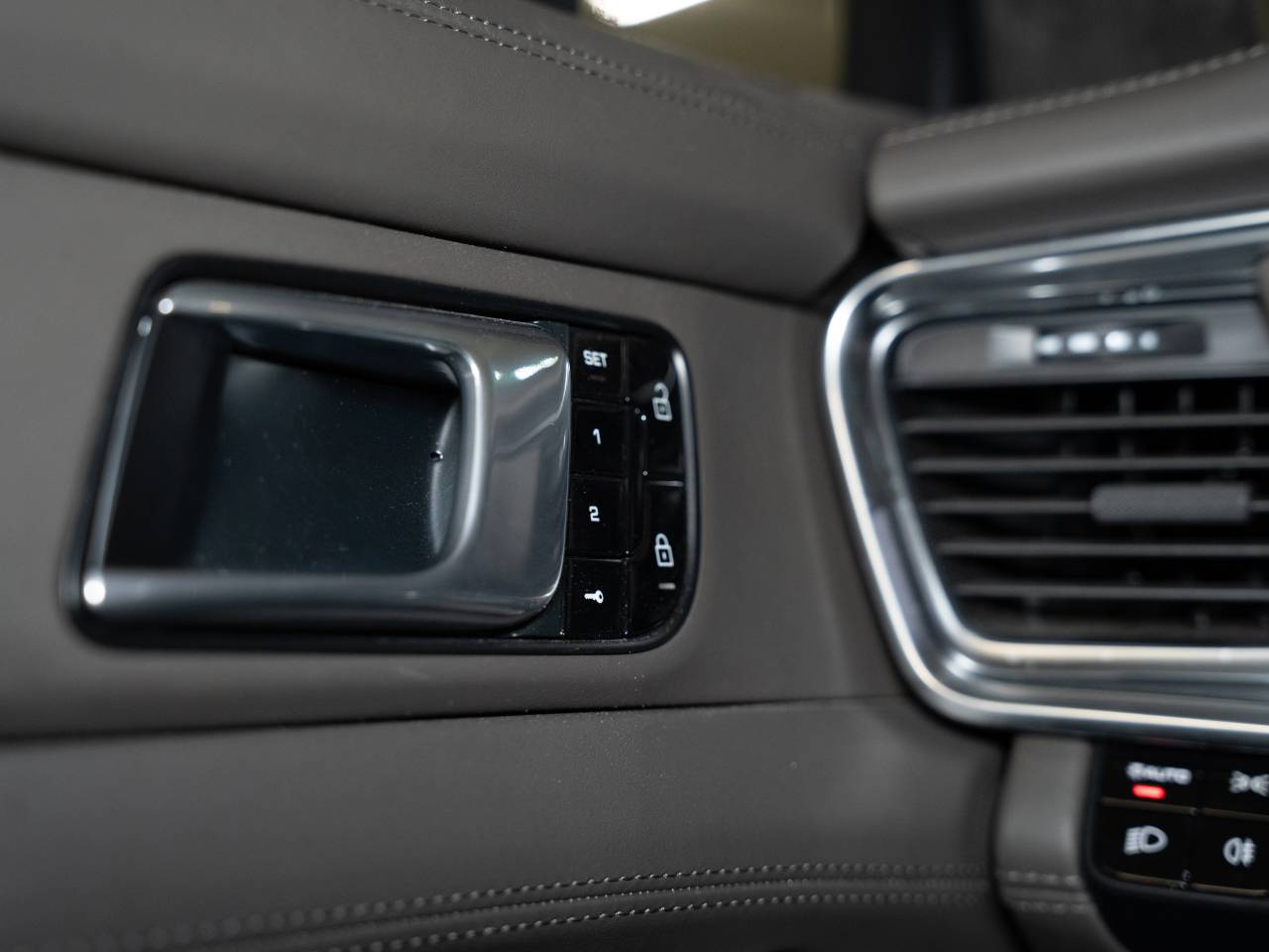 Porsche Panamera II ph2 Turbo S E-Hybrid - 2021 - Joinsteer - #30