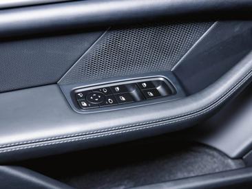 Porsche Taycan ph2 Sport Turismo — photo 23