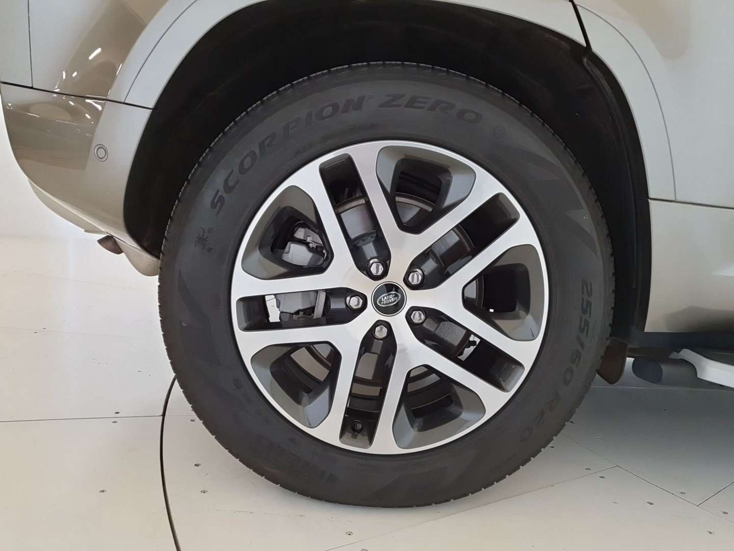 Land Rover Defender 110 XS P300e - 2023 - Joinsteer - #9