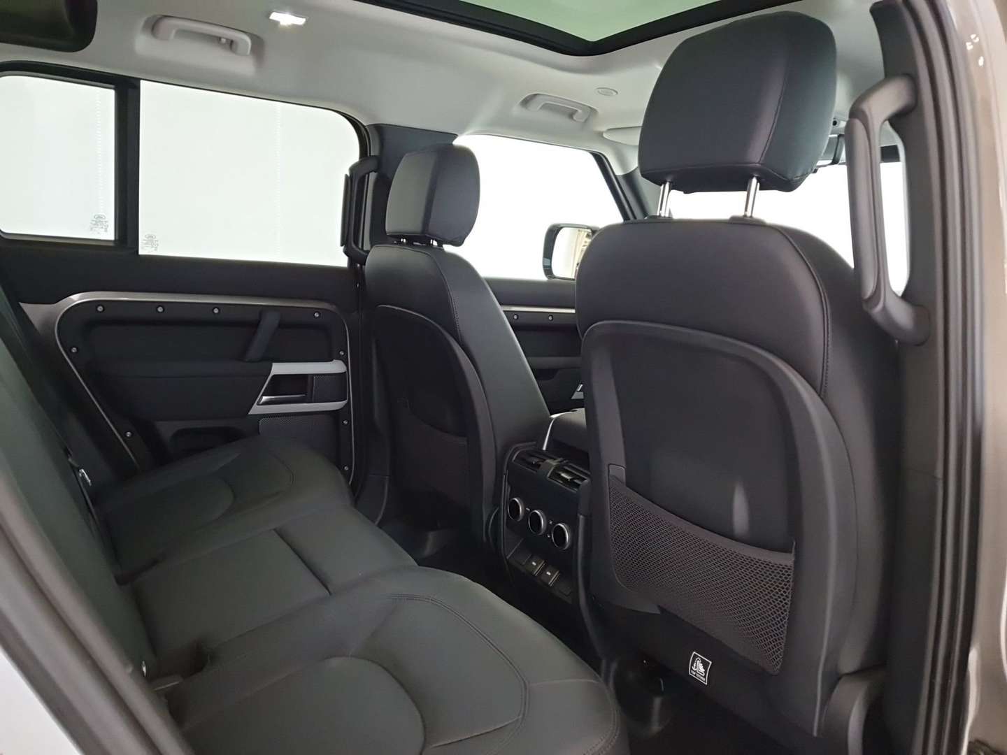 Land Rover Defender 110 XS P300e - 2023 - Joinsteer - #17