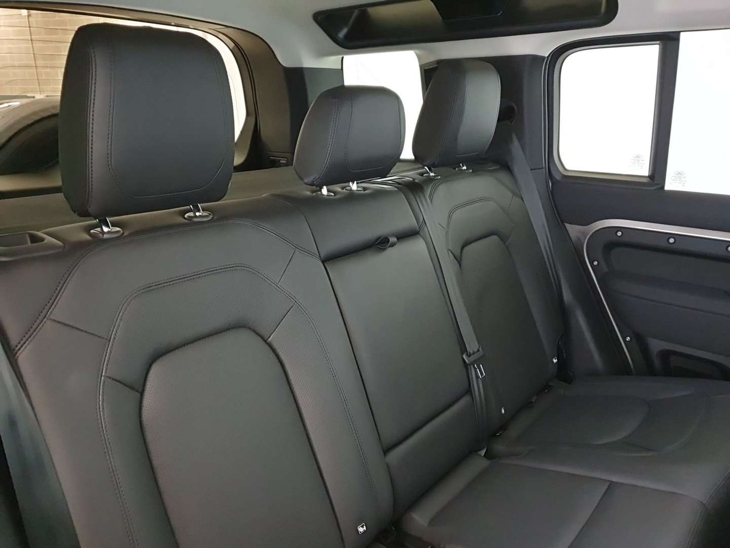 Land Rover Defender 110 XS P300e - 2023 - Joinsteer - #18