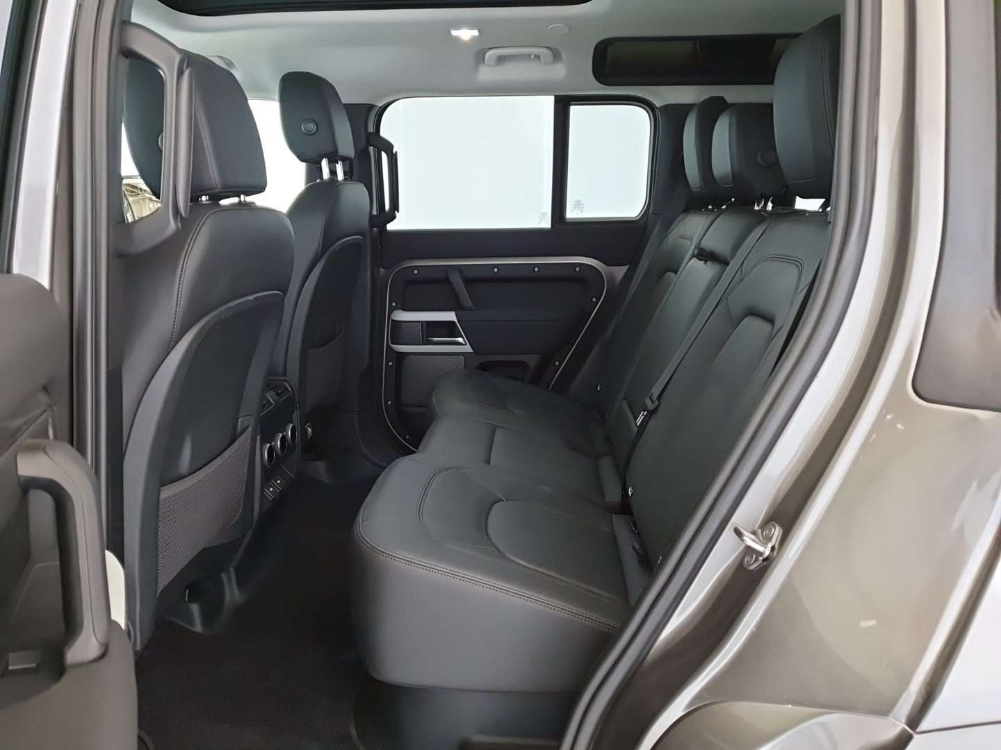 Land Rover Defender 110 XS P300e - 2023 - Joinsteer - #23