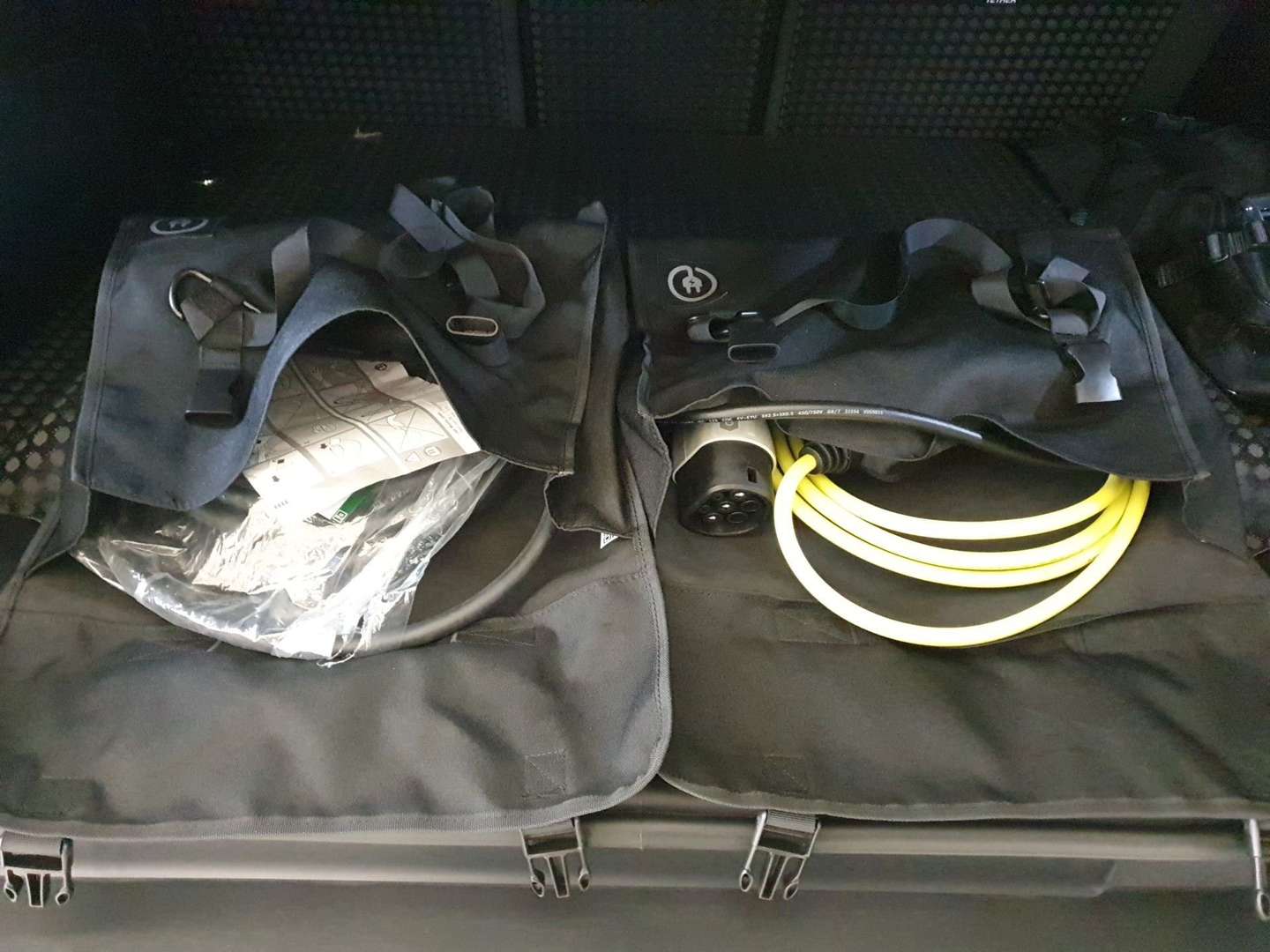 Land Rover Defender 110 XS P300e - 2023 - Joinsteer - #24