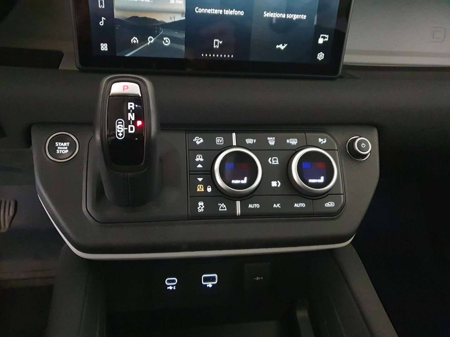 Land Rover Defender 110 XS P300e - 2023 - Joinsteer - #36