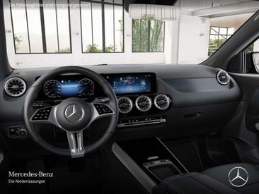 Mercedes GLA 180 Progressive — photo 8