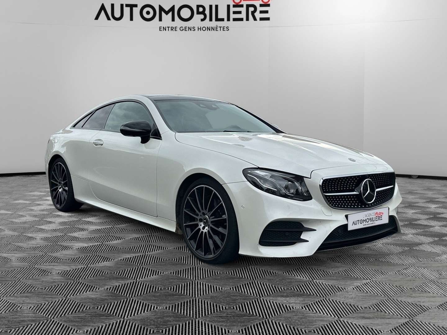 Mercedes Classe E Coupé 220 AMG Line - 2019 - Joinsteer - #1