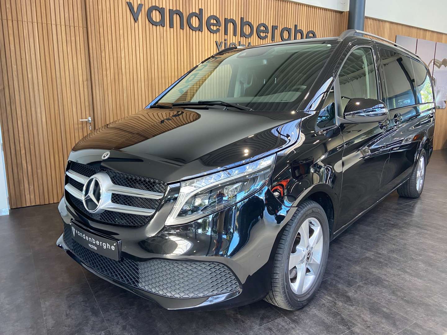 Mercedes V 220 2.5 Avantgarde - 2024 - Joinsteer - #1