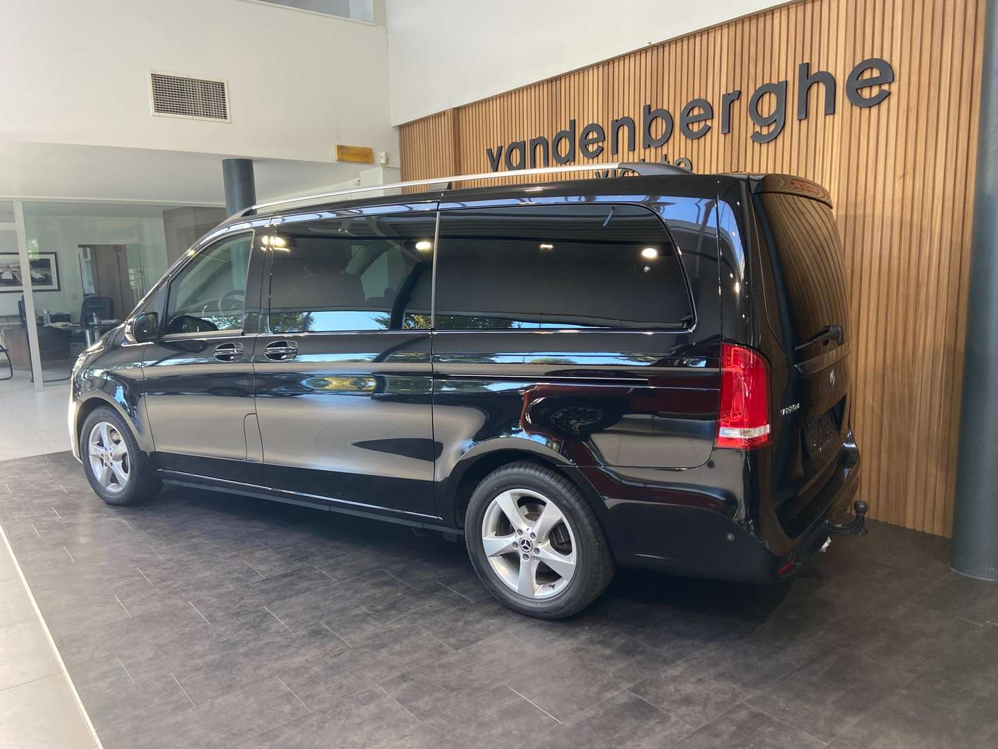 Mercedes V 220 2.5 Avantgarde - 2024 - Joinsteer - #3