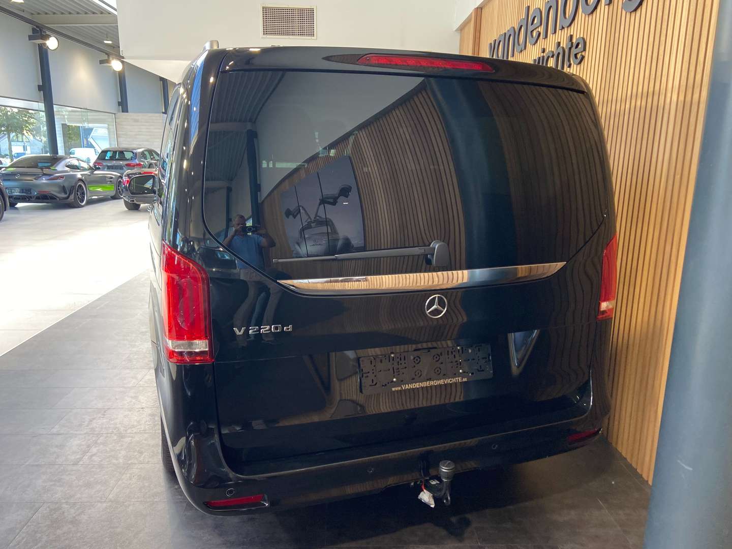 Mercedes V 220 2.5 Avantgarde - 2024 - Joinsteer - #4