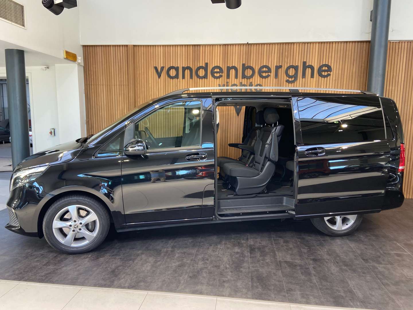 Mercedes V 220 2.5 Avantgarde - 2024 - Joinsteer - #6