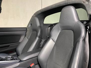 Porsche 992 I Targa 4S Heritage Edition — photo 14