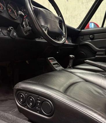 Porsche 993 Carrera Coupé — photo 23