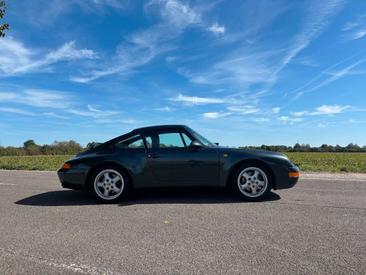 Porsche 993 Carrera Coupé — photo 21